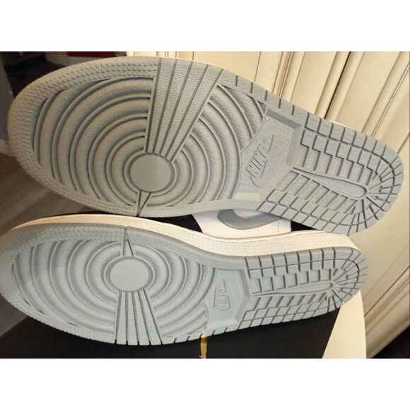 Nike Men's Air Jordan 1 Low Lace-up Sneakers Light Smoke Grey Size 8.5 NWOT - Picture 13 of 15